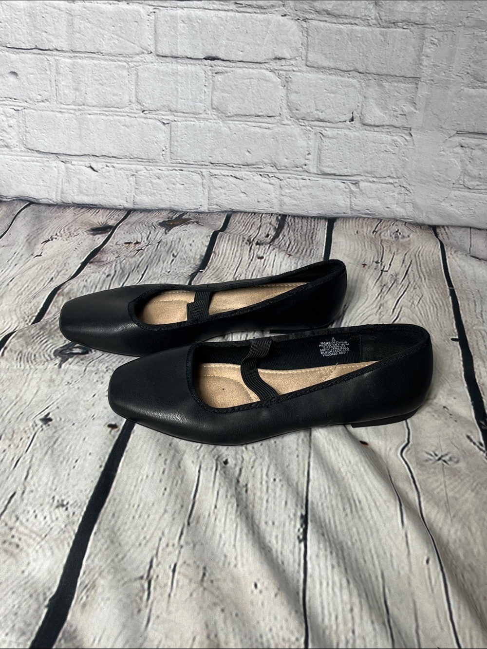 Old Navy Black Elastic-Strap Ballet Flats - Picture 3 of 3